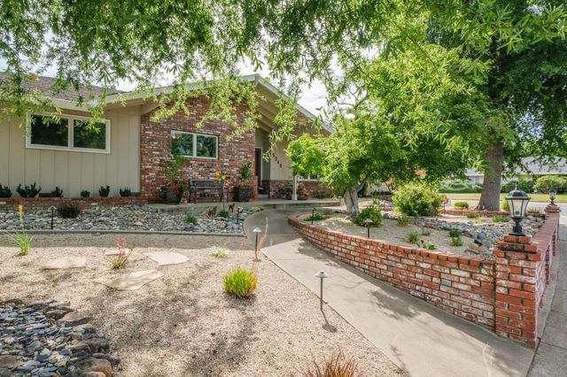 5249 Adelaide Way, Carmichael, CA 95608