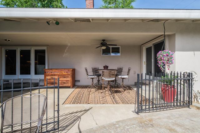 5249 Adelaide Way, Carmichael, CA 95608