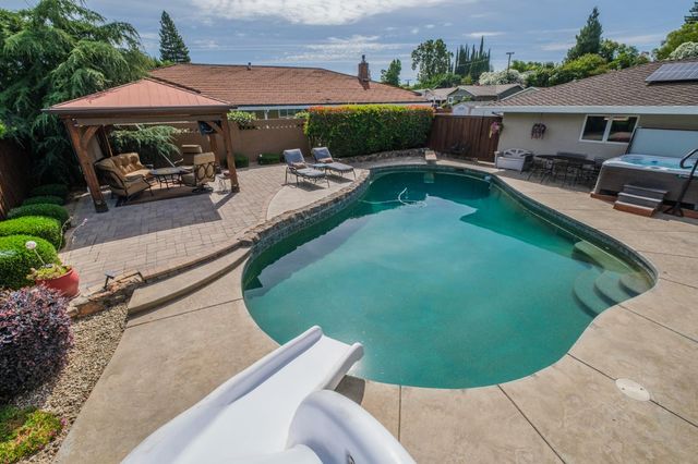 5249 Adelaide Way, Carmichael, CA 95608
