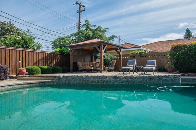 5249 Adelaide Way, Carmichael, CA 95608