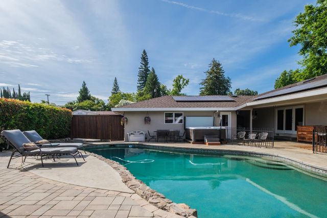 5249 Adelaide Way, Carmichael, CA 95608