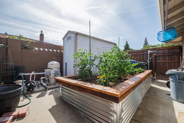 5249 Adelaide Way, Carmichael, CA 95608