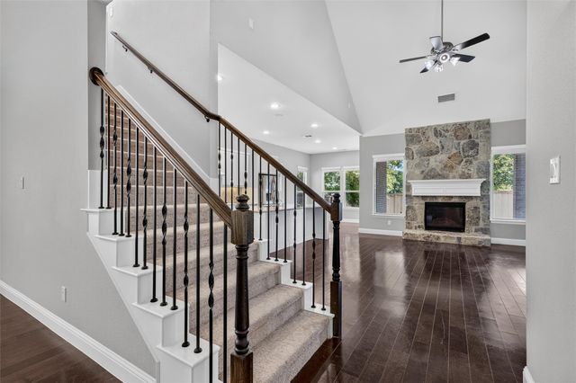 925 Spring Falls Drive, Mckinney, TX 75071