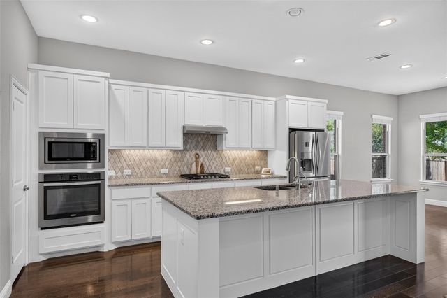 925 Spring Falls Drive, Mckinney, TX 75071