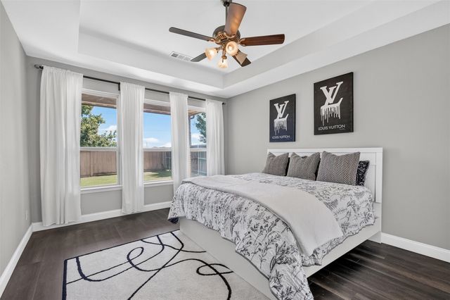925 Spring Falls Drive, Mckinney, TX 75071