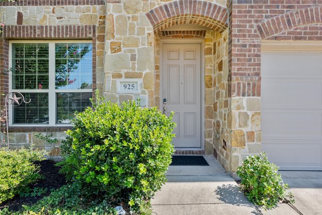 925 Spring Falls Drive, Mckinney, TX 75071
