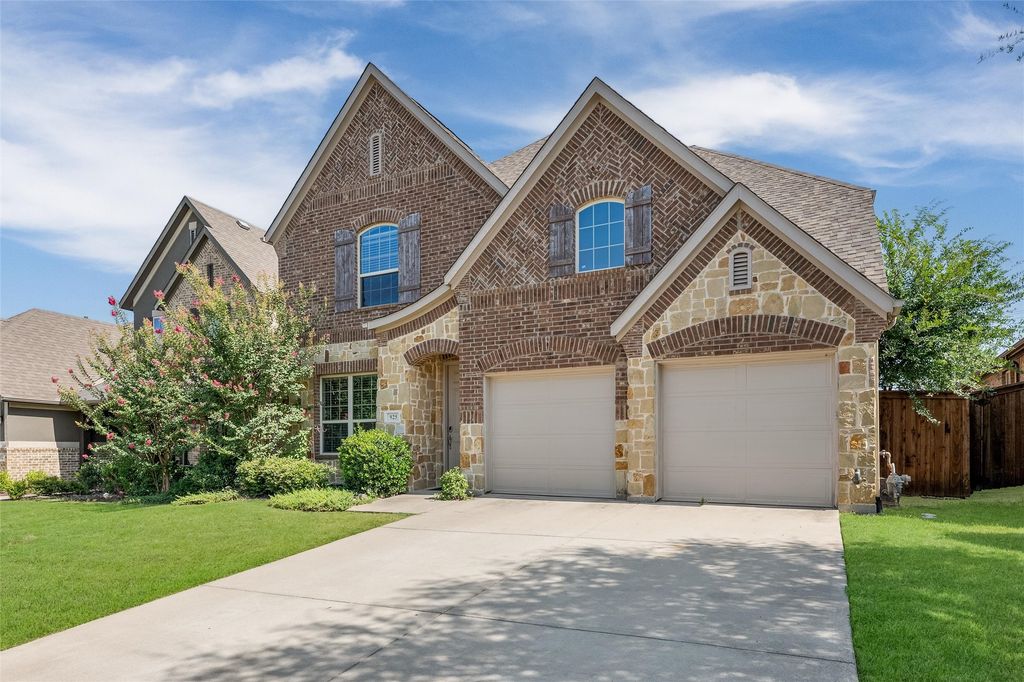 925 Spring Falls Drive, Mckinney, TX 75071