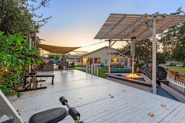 6994 Swan Street, Ventura, CA 93003