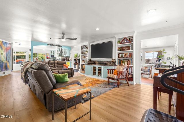 6994 Swan Street, Ventura, CA 93003