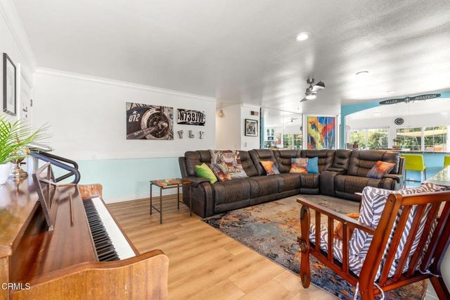 6994 Swan Street, Ventura, CA 93003