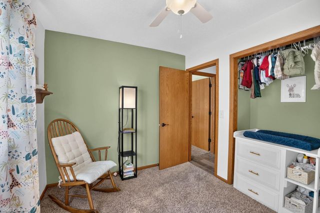 1921 Carriage Hill Drive, Waterloo, IA 50701