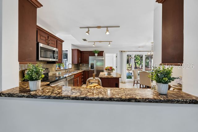 9 Water Thrush Pl, Hilton Head Island, SC 29926