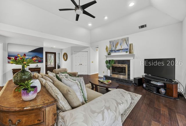 9 Water Thrush Pl, Hilton Head Island, SC 29926