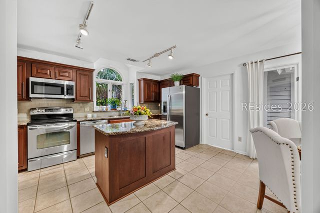 9 Water Thrush Pl, Hilton Head Island, SC 29926
