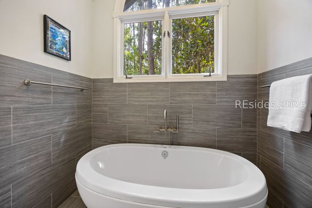 9 Water Thrush Pl, Hilton Head Island, SC 29926