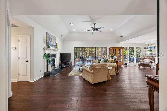 9 Water Thrush Pl, Hilton Head Island, SC 29926