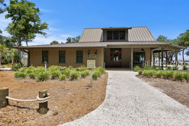 9 Water Thrush Pl, Hilton Head Island, SC 29926