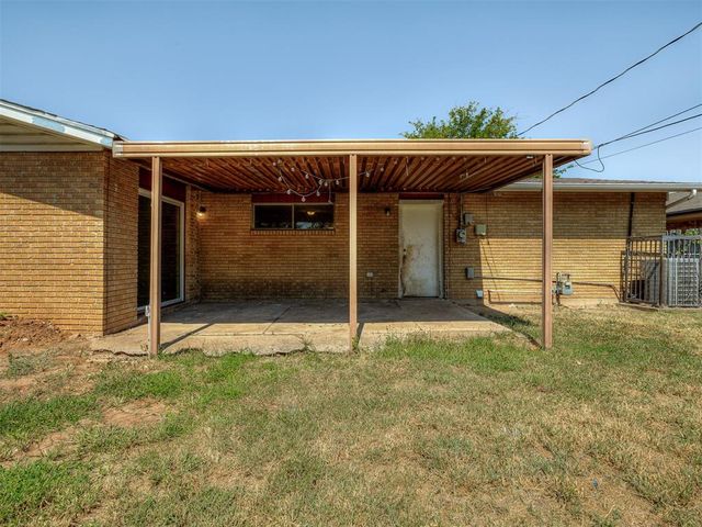 8900 S Hillcrest Drive, Oklahoma City, OK 73159