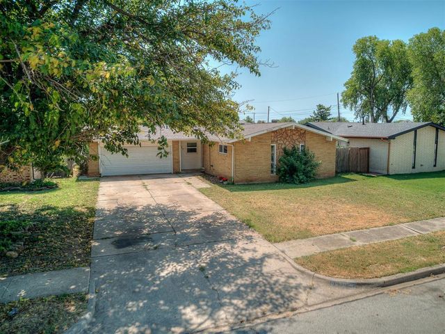 8900 S Hillcrest Drive, Oklahoma City, OK 73159