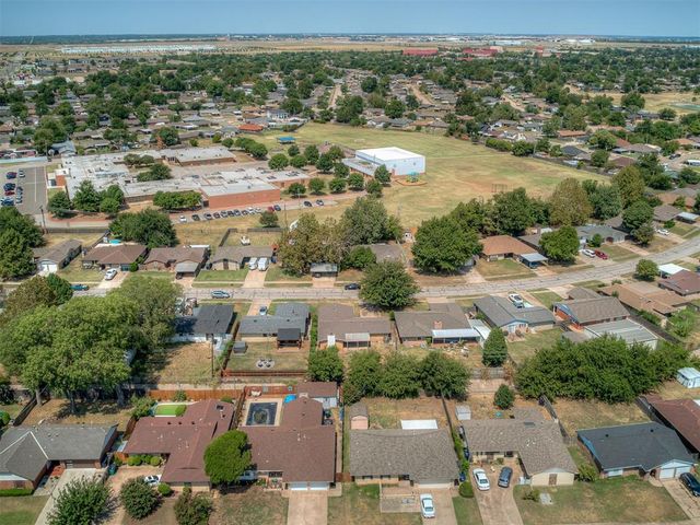 8900 S Hillcrest Drive, Oklahoma City, OK 73159