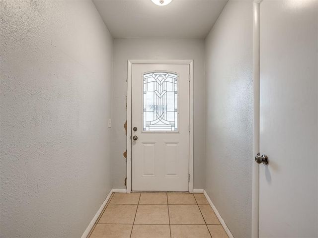 8900 S Hillcrest Drive, Oklahoma City, OK 73159
