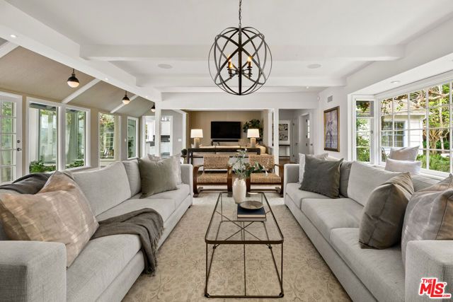 11948 S Saltair Terrace, Los Angeles, CA 90049