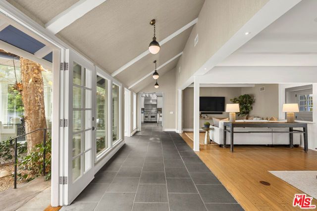 11948 S Saltair Terrace, Los Angeles, CA 90049