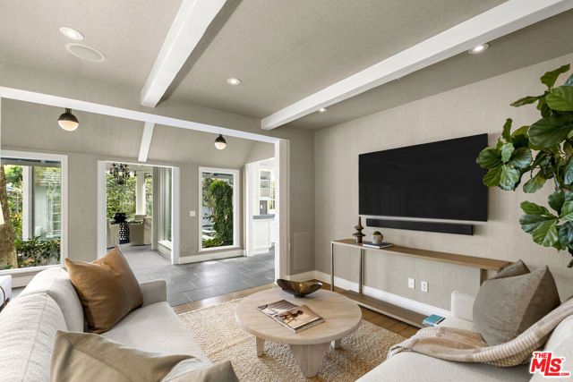 11948 S Saltair Terrace, Los Angeles, CA 90049