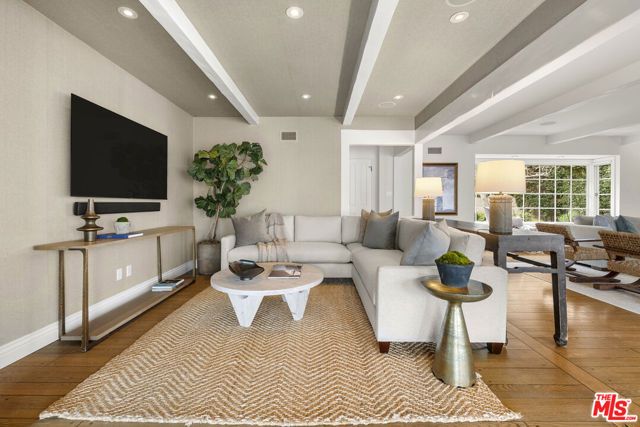 11948 S Saltair Terrace, Los Angeles, CA 90049