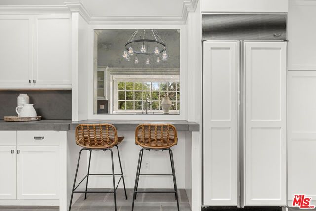 11948 S Saltair Terrace, Los Angeles, CA 90049