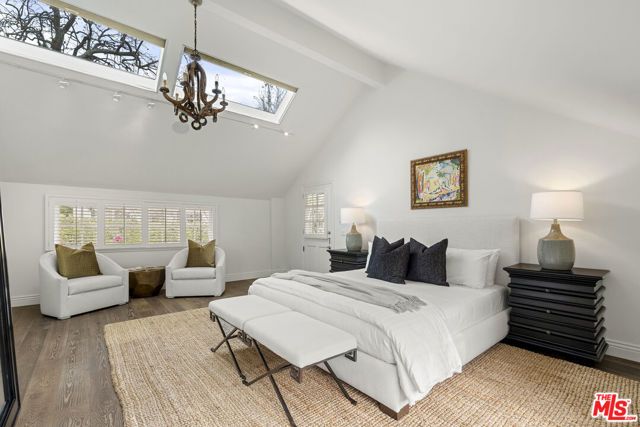 11948 S Saltair Terrace, Los Angeles, CA 90049