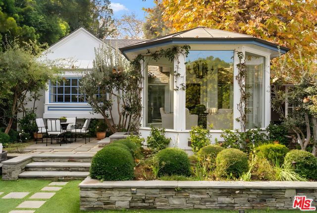 11948 S Saltair Terrace, Los Angeles, CA 90049