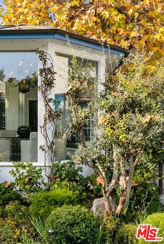 11948 S Saltair Terrace, Los Angeles, CA 90049