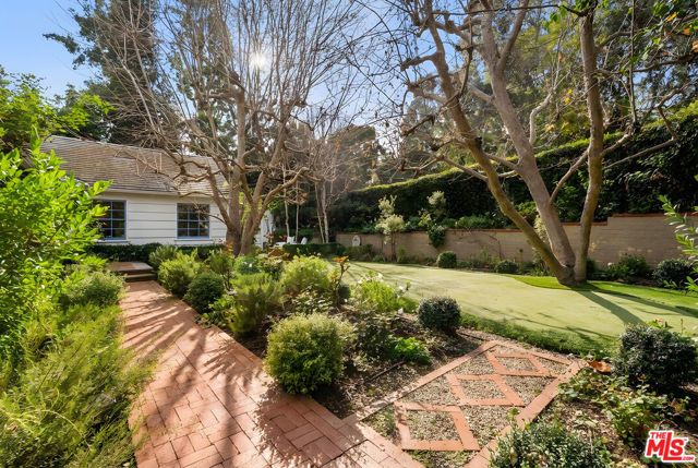 11948 S Saltair Terrace, Los Angeles, CA 90049