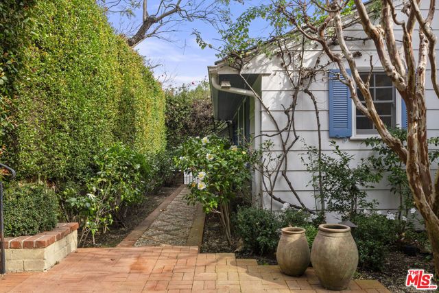 11948 S Saltair Terrace, Los Angeles, CA 90049