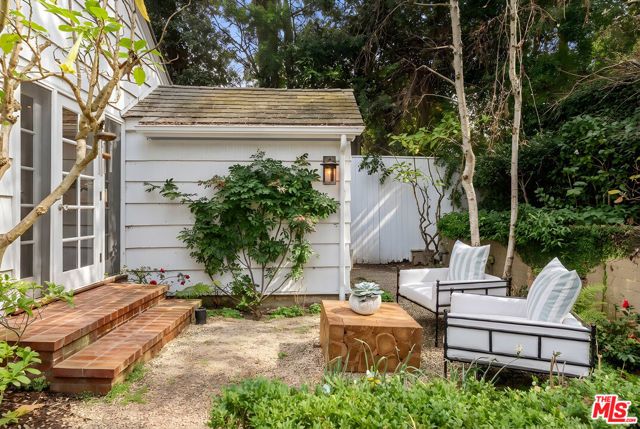 11948 S Saltair Terrace, Los Angeles, CA 90049