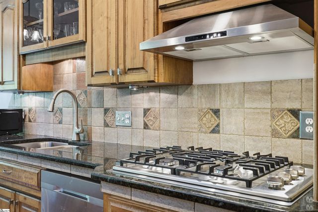 2190 Landrum Mill Road, Campobello, SC 29322