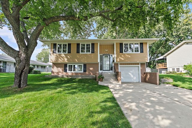 1804 Syracuse Lane, Schaumburg, IL 60193