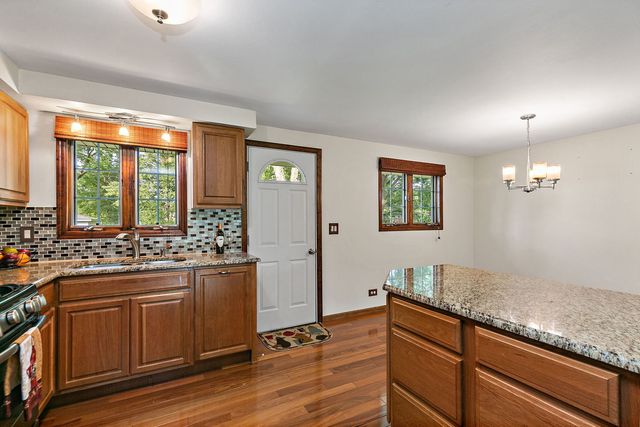 1804 Syracuse Lane, Schaumburg, IL 60193