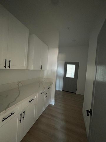 8225 Dogwood Avenue, California City, CA 93505