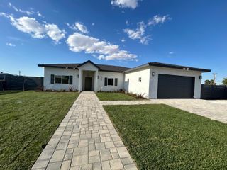 8225 Dogwood Avenue, California City, CA 93505