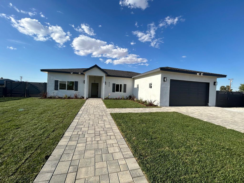 8225 Dogwood Avenue, California City, CA 93505