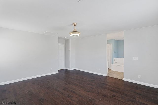 5016 Crimson Mare Road, Las Vegas, NV 89139