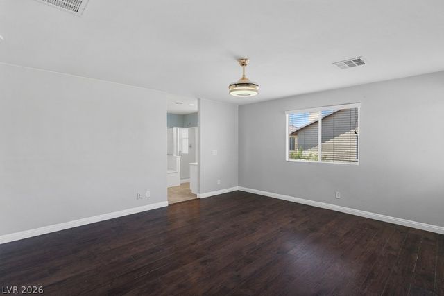 5016 Crimson Mare Road, Las Vegas, NV 89139