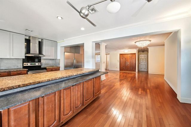 605 Inlet Road, North Palm Beach, FL 33408