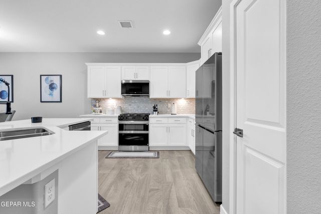 12781 Kingsbury Avenue, El Paso, TX 79928