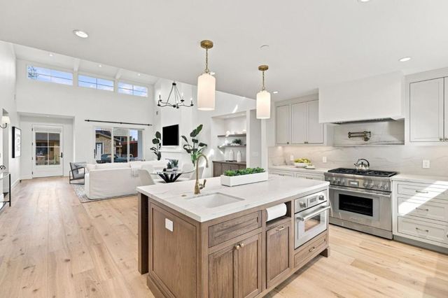 2 Augusta Court, Los Gatos, CA 95030