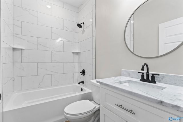 1207 Glendora Avenue, Tuscumbia, AL 35674