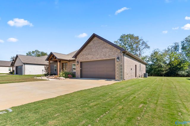 1207 Glendora Avenue, Tuscumbia, AL 35674