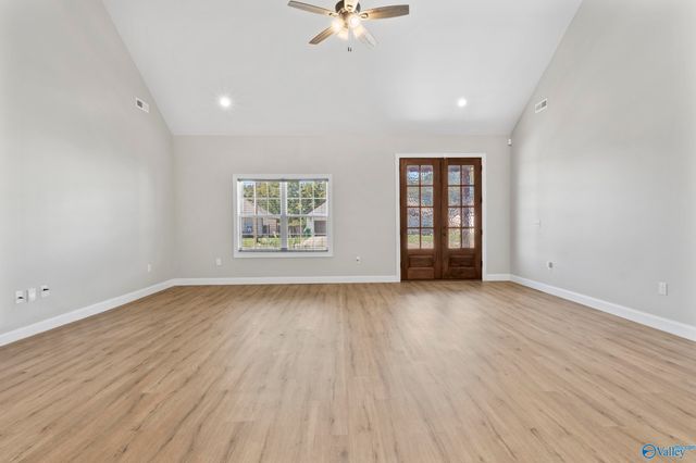 1207 Glendora Avenue, Tuscumbia, AL 35674